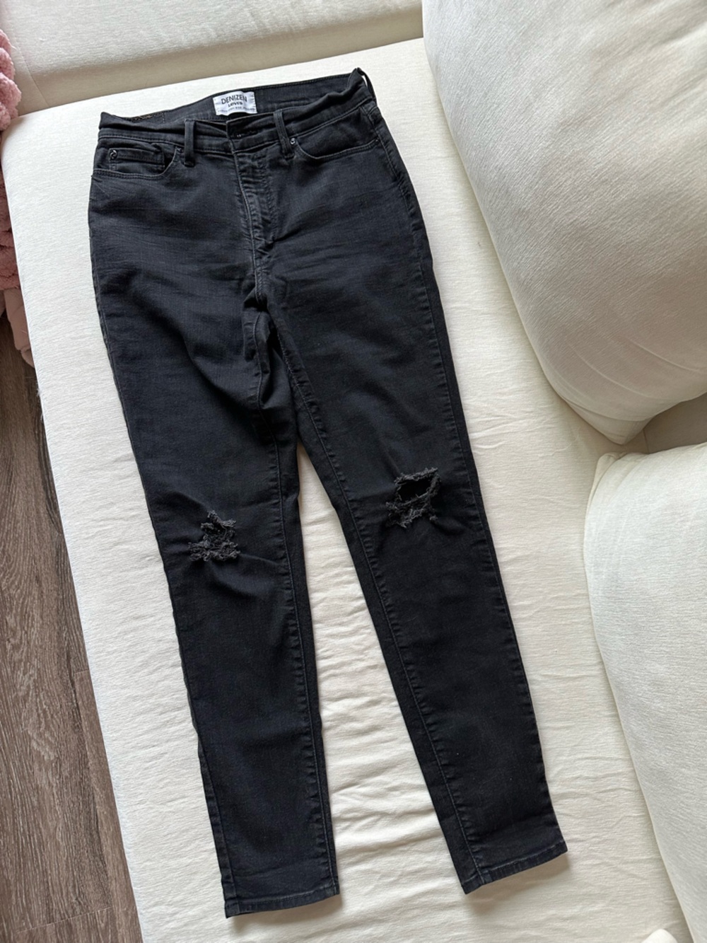 Levi's Black Curvy High Rise Jeggins